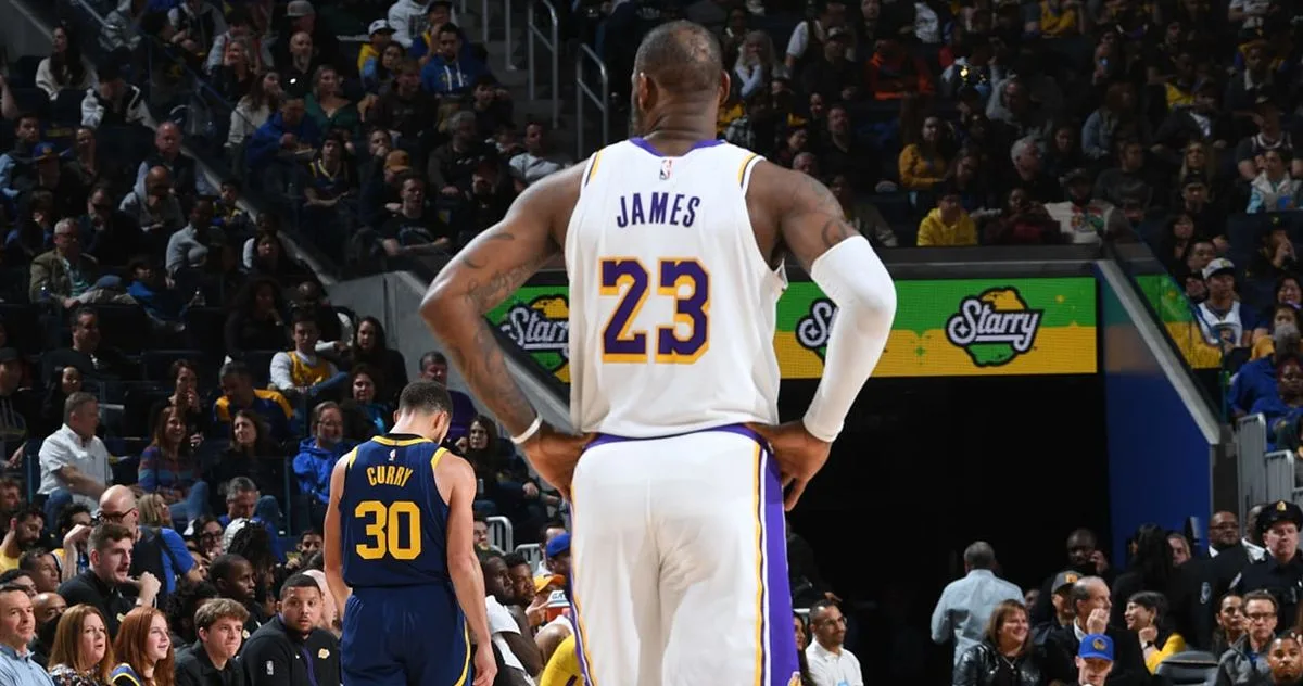 Xếp hạng NBA: Warriors và Lakers đứng sau nửa số đội